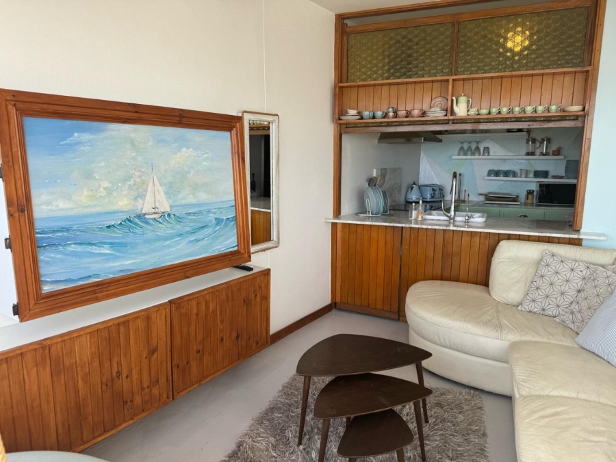 2 Bedroom Property for Sale in Vredehoek Western Cape